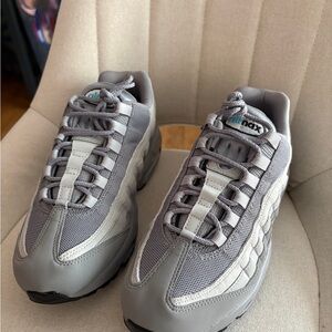Nike Air Max Men's Gray and White Sneakers